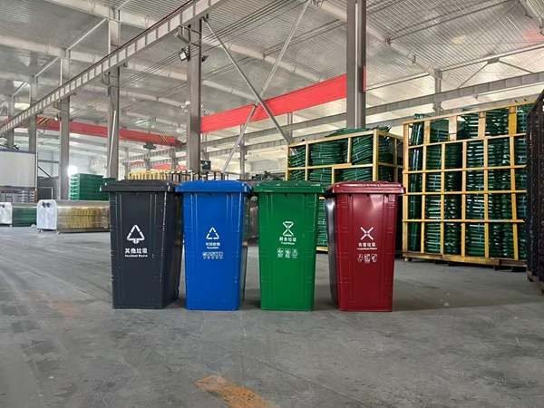 铁质垃圾桶